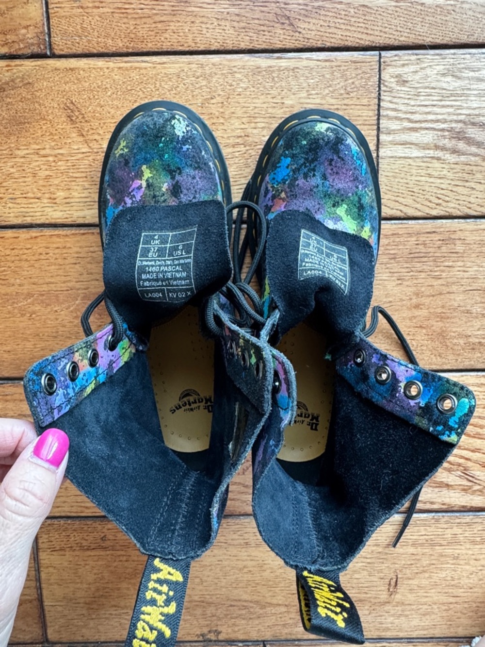 Dr Martens 1460 Pascal Lace Up Boot Black Rainbow Splatter Confetti Women’s Sz 6 - Picture 7 of 10